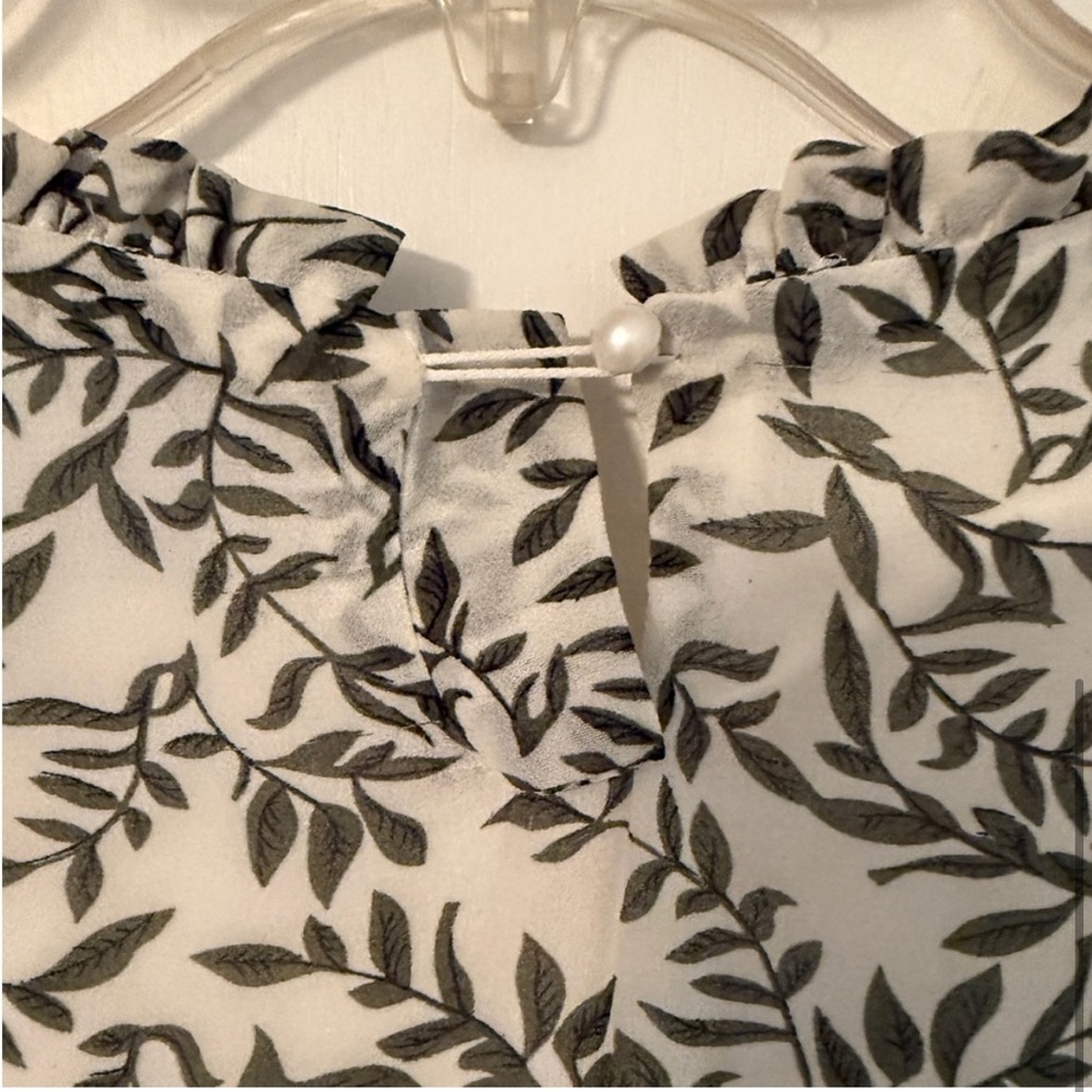 GARDEN REVERIES DRESS(price is firm) - Picture 10 of 16